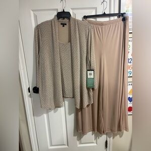 NWT- MARINA Woman’s 3 piece Set